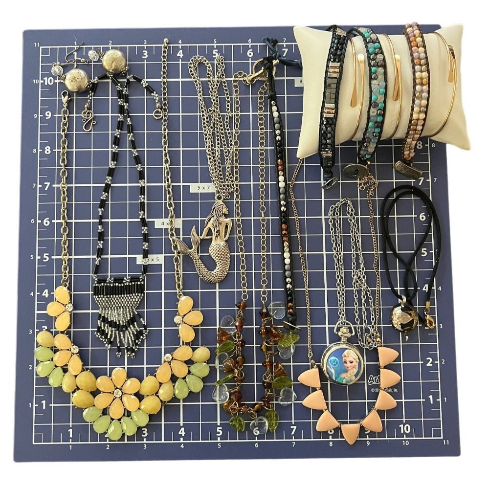 Fashion Jewelry Lot: Beaded Necklaces, Bangle Bracelets, Pendants, Earrings